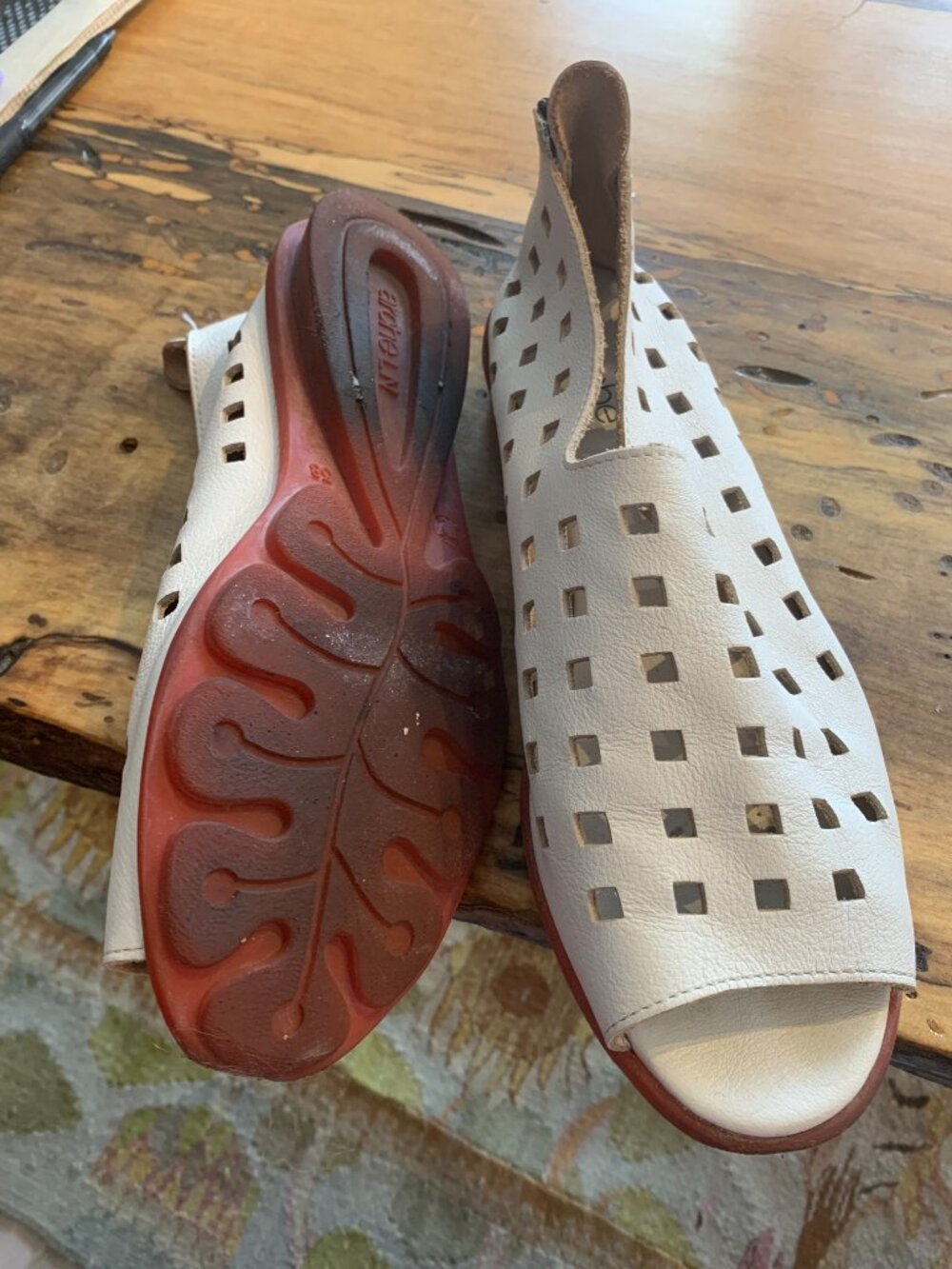 White flats - ARCHE -- Euro size 38 - Picture 2 of 8